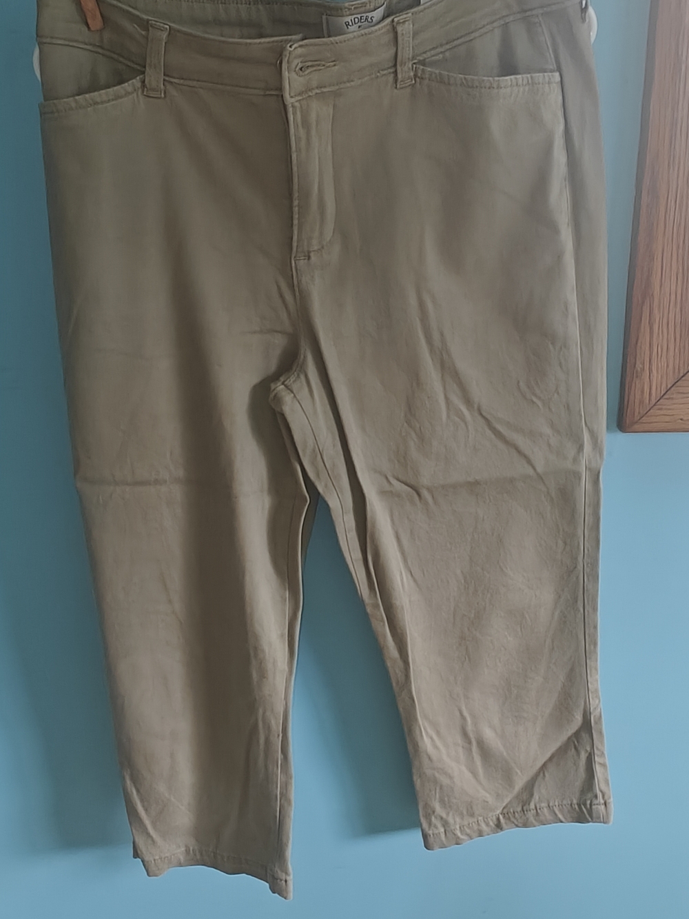 Women's Khaki Capris Size 10